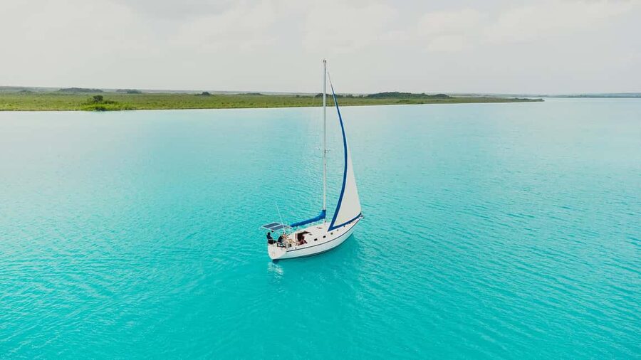 Bacalar Lagoon Sailing Tour with Open Bar and Mexican Lunch - Who should book this sailing day?