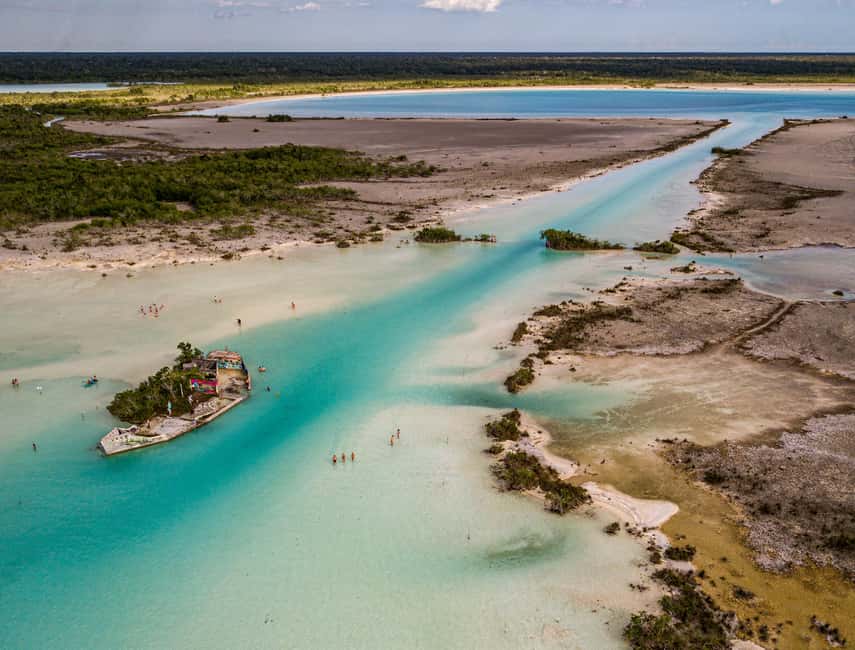 Bacalar: Lagoon Sailing Tour with Snacks and Drinks - Key points at a glance