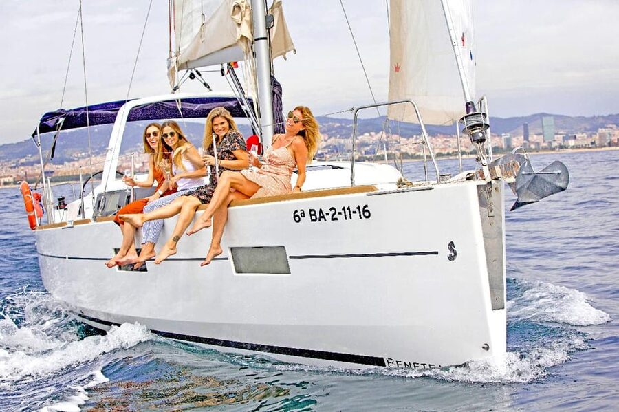 Barcelona 2 hour Mediterranean Sailing with Snacks & Drinks - Why two hours on the Mediterranean works well