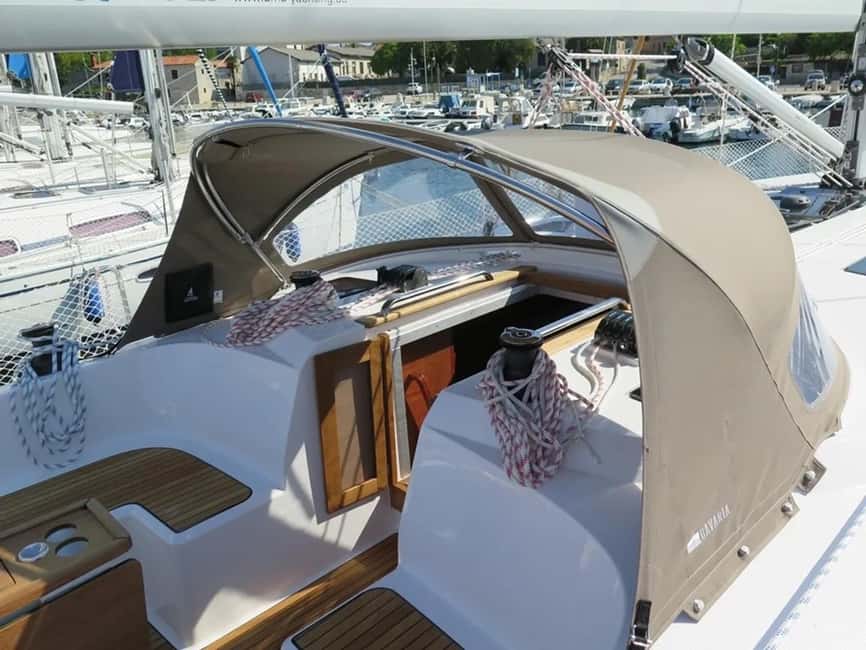 Barcelona: 2-hour sailboat cruise at noon or sunset. - Choosing noon or sunset