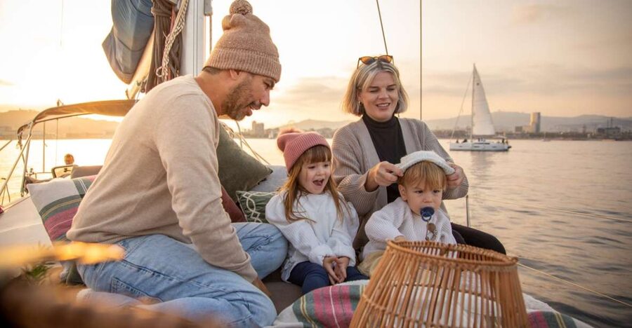 Barcelona : 2 hours Sailing tour with snacks and drinks - Who will enjoy this sailing most?