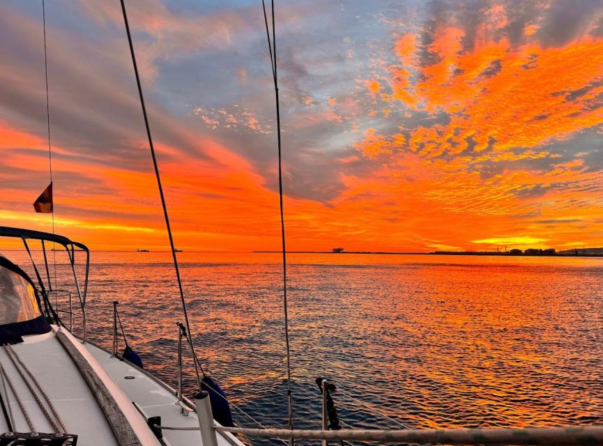 Barcelona: Boat trip with cava in amazing sailboat - Choosing your route with the skipper