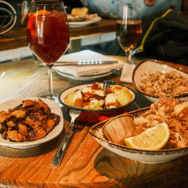 Barcelona: El Born Tapas Tour and Sailing Cruise - Key points at a glance