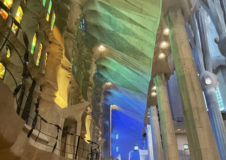 Barcelona Guided Sagrada Familia Tour & Sailing Experience - Entering the Sagrada Familia without the long queue