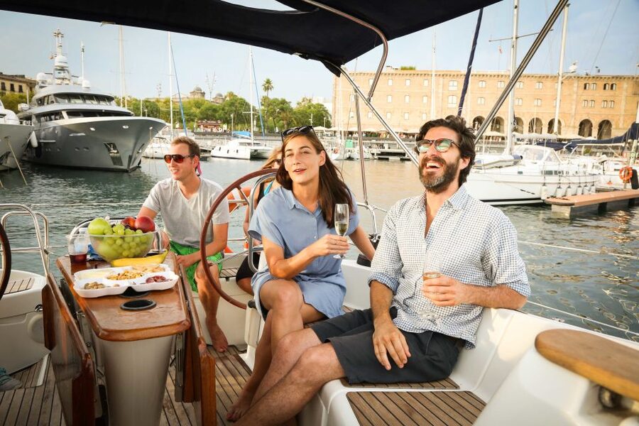 Barcelona: Light Brunch Sailing Experience with Drinks - Morning sailing with a light brunch
