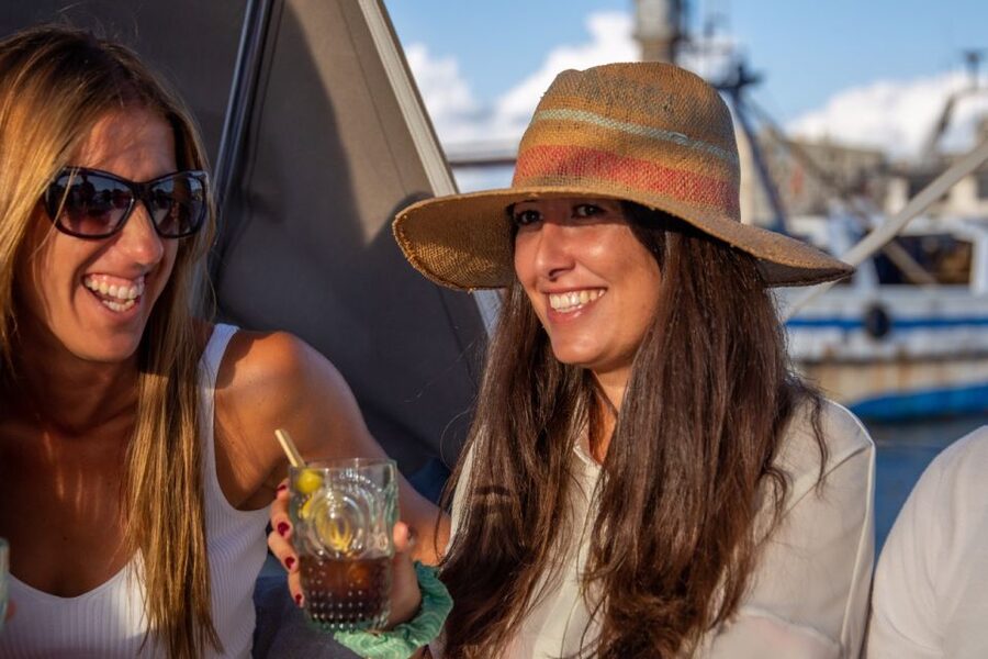 Barcelona: Local Tapas and Drinks Sailing Adventure Tour - Why a two-hour sail works well in Barcelona