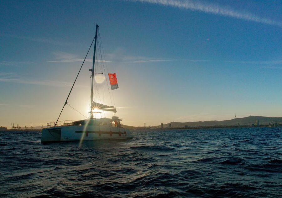Barcelona: Lunch or Dinner on the Mediterranean Sailing Tour - Starting at Port Olímpic with the city behind you