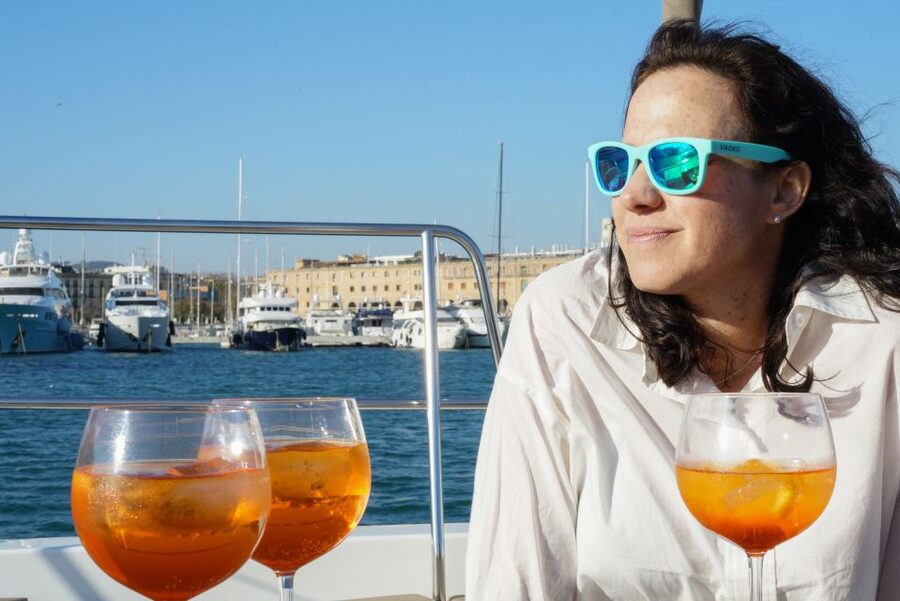 Barcelona: Lunch or Dinner on the Mediterranean Sailing Tour - What the crew adds to the experience