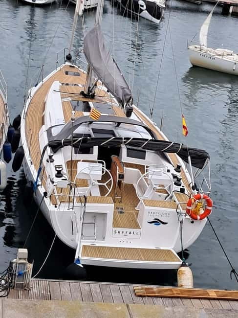 Barcelona: Luxury Sailing Experience from Port Olimpic - Sailing from Moll de la Marina 15