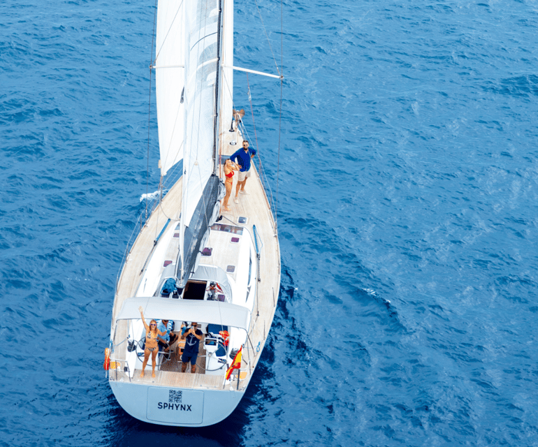 Barcelona: Luxury Yacht Private Sailing Tour - Meeting Captain Laurence at slip 80