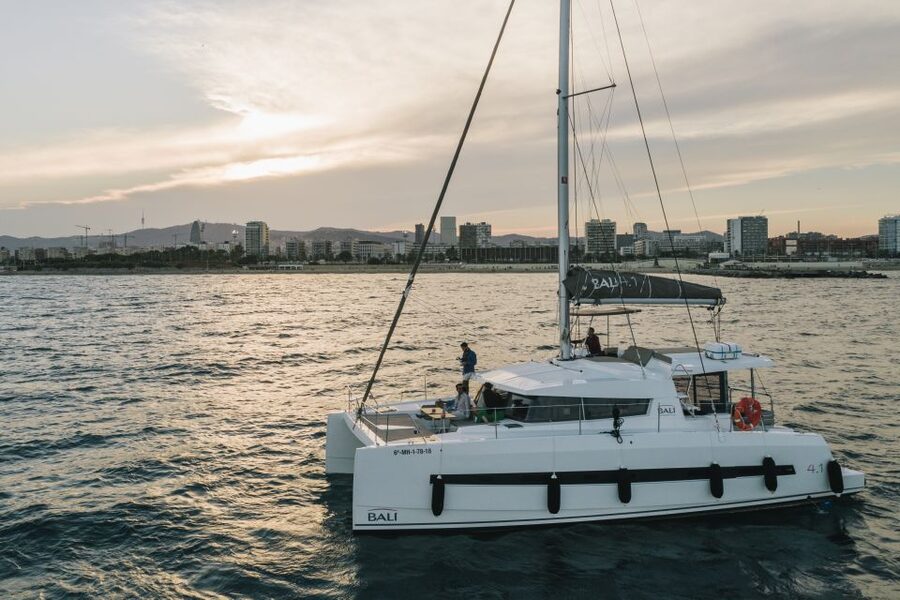 Barcelona: Private Catamaran Sailing with Drinks and Snacks - Two hours along Barcelona’s coast
