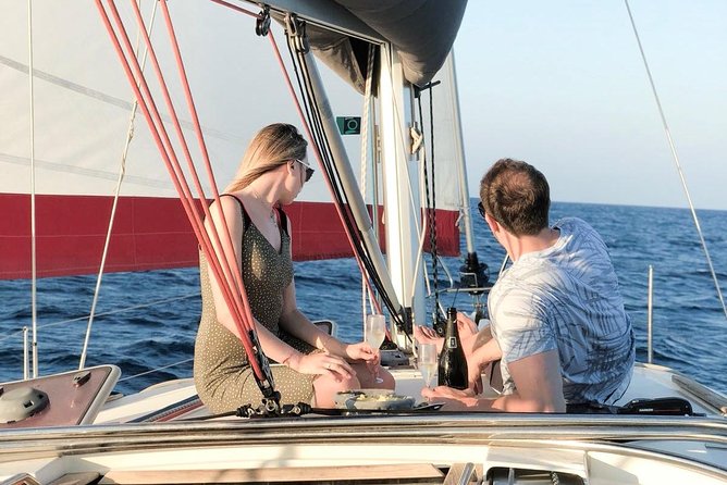 Barcelona Private Sailing Tour with Drinks for Family and Friends - What the two-hour cruise is really like