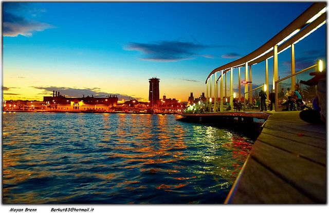 Barcelona: Romantic Private Sailing Tour - Three hours with cava and a private skipper