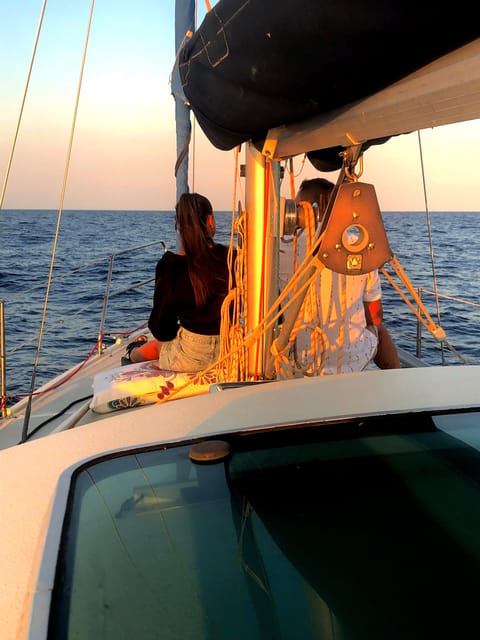 Barcelona: sailing experience, excursions lasting 2h - Booking and Timing Tips