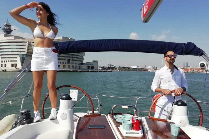 Barcelona Sailing Experience: Spanish Tapas and Premium Open Bar - What the two-hour itinerary feels like