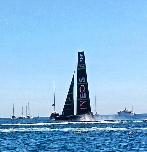 Barcelona: Sailing tour - Leaving Port Olimpic on Artimo