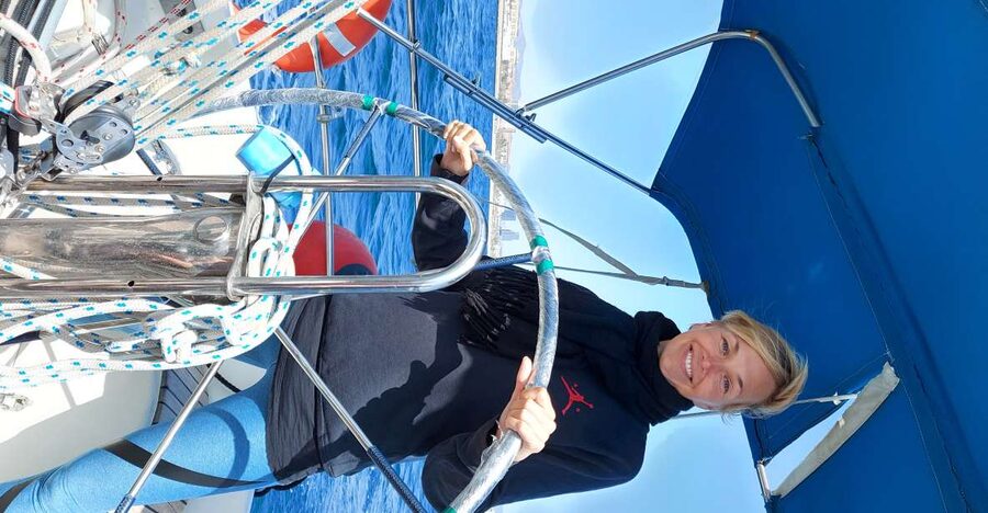 Barcelona Sailing Tour Drinks, snacks Swim & Stunning Views - Port Olímpic: finding the right boat
