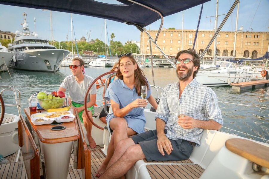 Barcelona: Sailing Tour with Spanish Tapas and Drinks - The first stretch: Barcelona from the sea