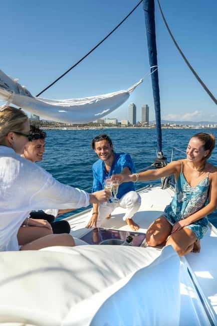Barcelona: Sailing Tour with Young Local Captain & Drinks - Why this short sailing trip works so well
