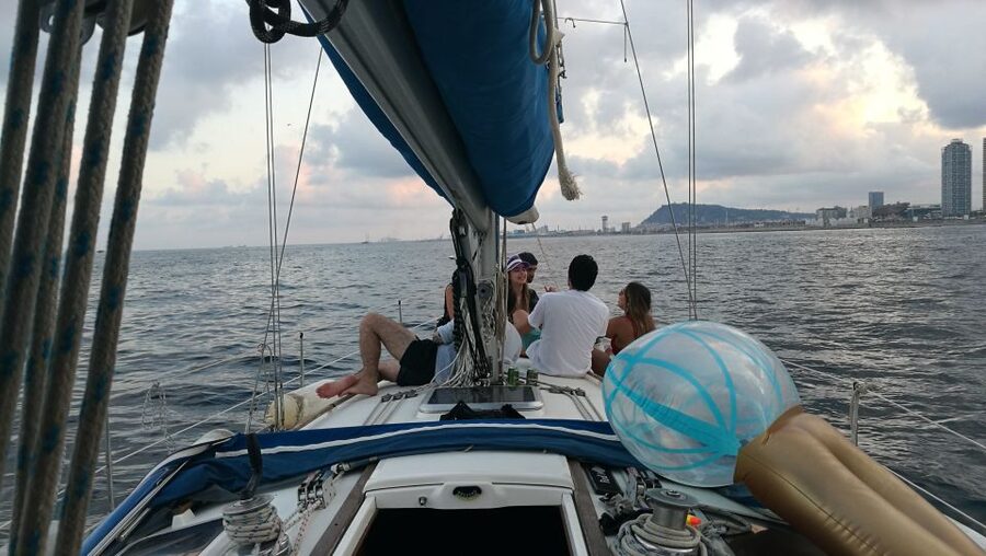 Barcelona: Sailing Trip with Drinks and Snacks - Twenty minutes along Barcelona’s coast