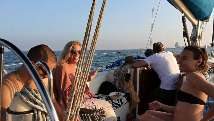 Barcelona: Sailing Trip with Drinks and Snacks - Is $40 a good value?