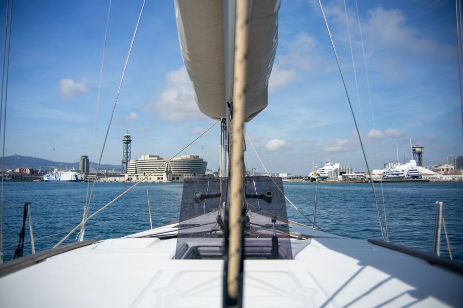 Barcelona Sightseeing Sailing - Summer swimming and paddleboarding