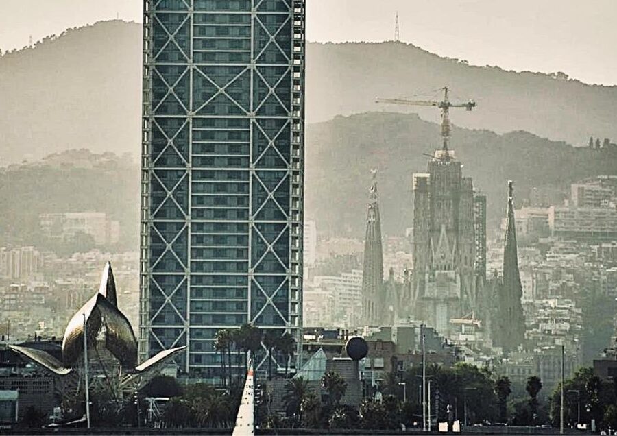 Barcelona Sightseeing Sailing - Barcelona’s best-known sights from offshore