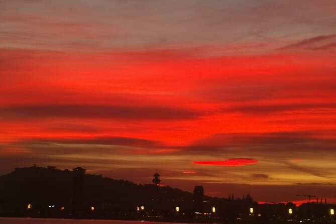 Barcelona Sunset Private Sailing with Open Bar & Snacks - Sunset light and the best time to go