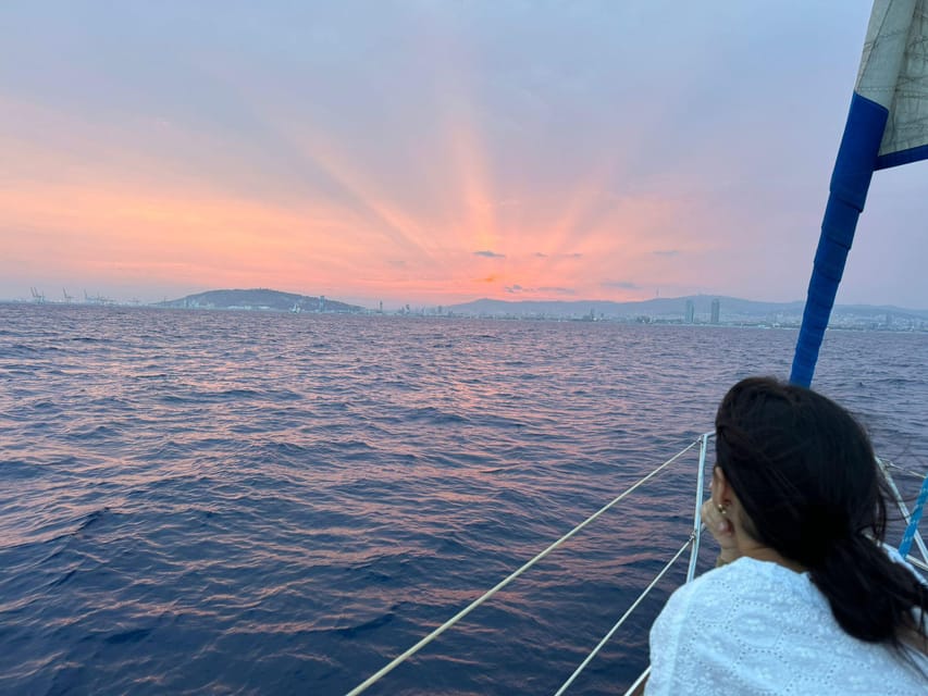 Barcelona: Sunset Sailboat Cruise with Drinks and Snacks - The sunset hour: light, stories, and quiet water