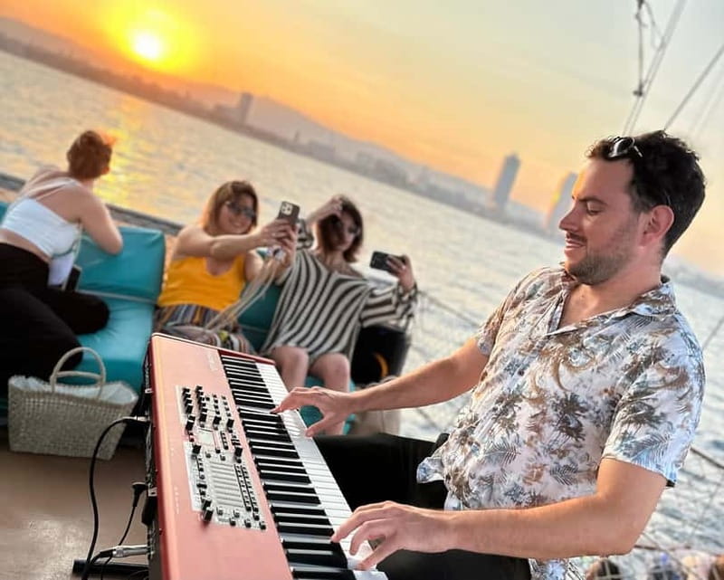 Barcelona: Sunset Sailing Cruise with Live Music - Setting sail from Barcelona’s waterfront