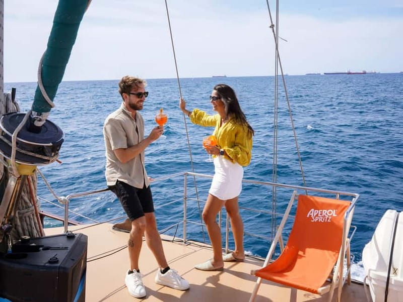 Barcelona: Sunset Sailing Cruise with Live Music - The first minutes on the water