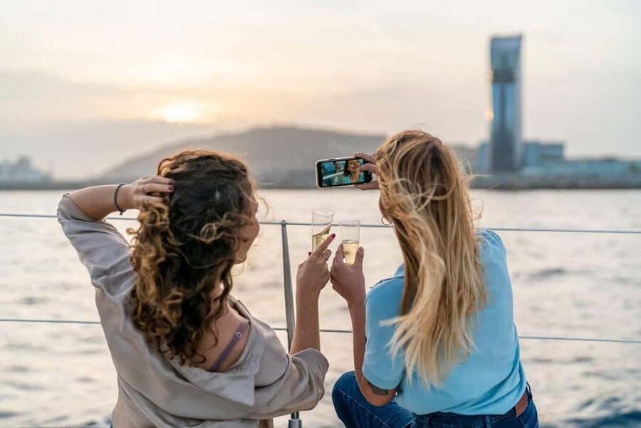 Barcelona Sunset Sailing Experience with open bar and snakcs - What the two-hour sailing feels like