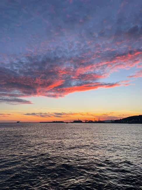 Barcelona Sunset Sailing Experience with open bar and snakcs - A note about the confusing itinerary