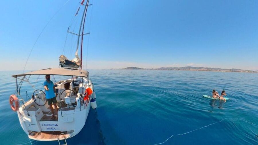 Barcelona: Sunset Sailing Experience with Snacks and Cava - Cava, snacks, and the social atmosphere
