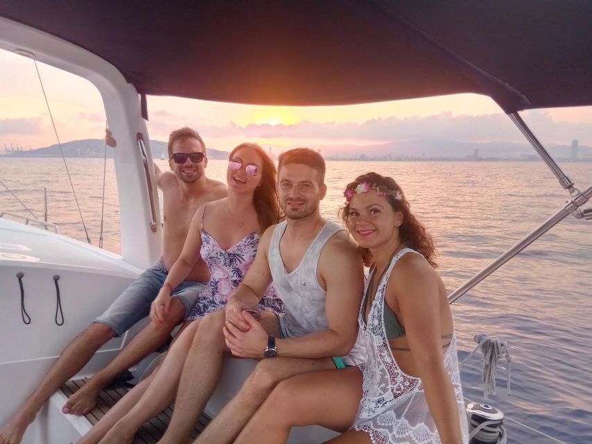 Barcelona: Sunset Sailing Tour with Open Bar & Snacks - A short safety briefing, then the first drink