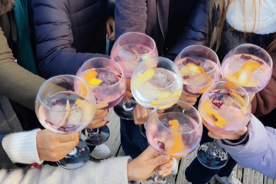 Barcelona Sunset Sailing with Gin Tonic Workshop Option - Key details at a glance