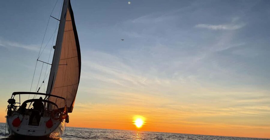 Barcelona Sunset Sailing with Yacht Sashi - The route toward Columbus Monument and Port Vell