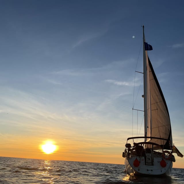 Barcelona Sunset Sailing with Yacht Sashi - Why the seven-person limit matters
