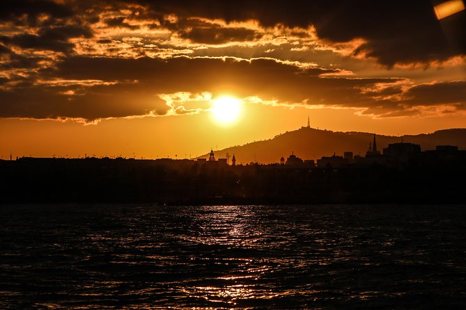 Barcelona Unique Sunset Sailing Experience with Tapas & Open Bar - Who will enjoy this Barcelona sail?