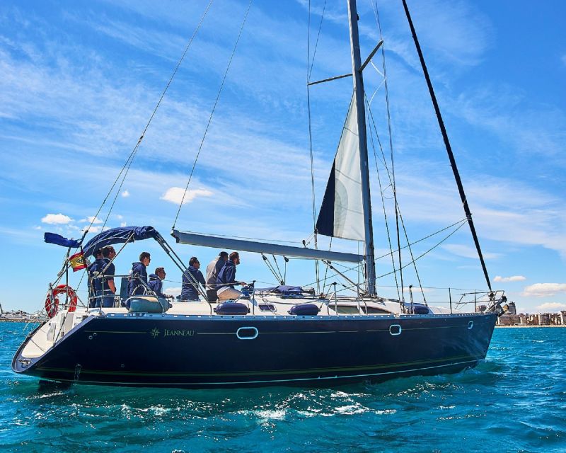 Barefoot: Private sailing cruise in Barcelona - Key points to know before you book