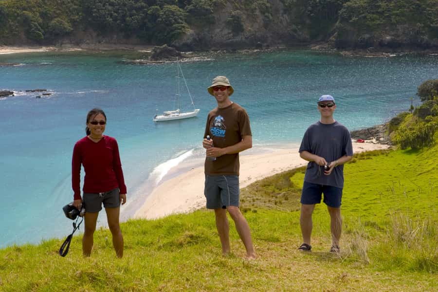 Bay of Islands: Awesome Day Sailing Tour with Island Stop - What to pack and how to dress