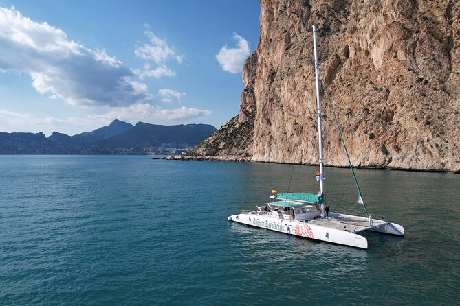 Bay trip in Calpe or Altea with a sailing catamaran - How to get better value from the hour