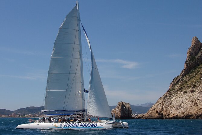Bay trip in Calpe or Altea with a sailing catamaran - Cruising the Mediterranean toward Calpe or Altea