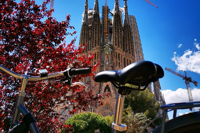 Bike and Sailing Tour in Barcelona - Barcelona in four and a half hours