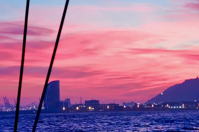 Bike and Sailing Tour in Barcelona - Why eight people changes the ride