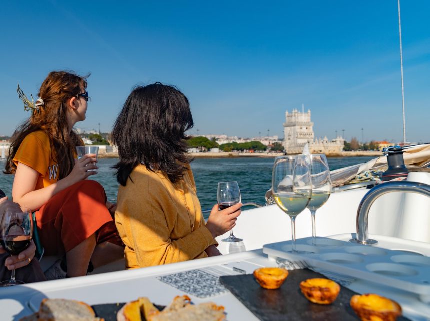 ⛵Bluemotion Lisbon⛵: Wine tasting w/ Sommelier on a sailboat - A private wine table on the Tagus