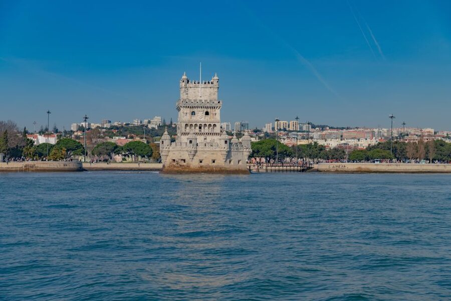 ⛵Bluemotion Lisbon⛵: Wine tasting w/ Sommelier on a sailboat - Getting to Gate 1 at Doca de Alcântara