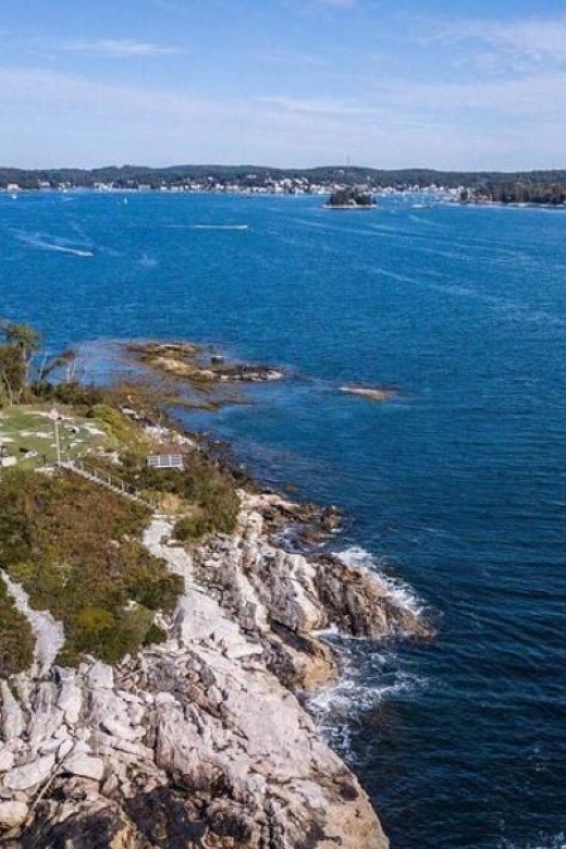 Boothbay Harbor: Scenic Schooner Cruise - Food, drinks, and onboard comfort