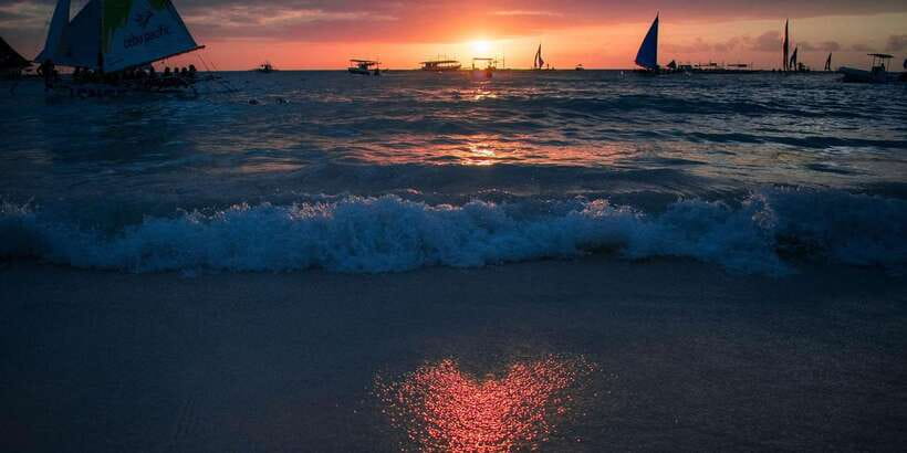 Boracay: Paraw Sailing - Who will enjoy this sailing most?