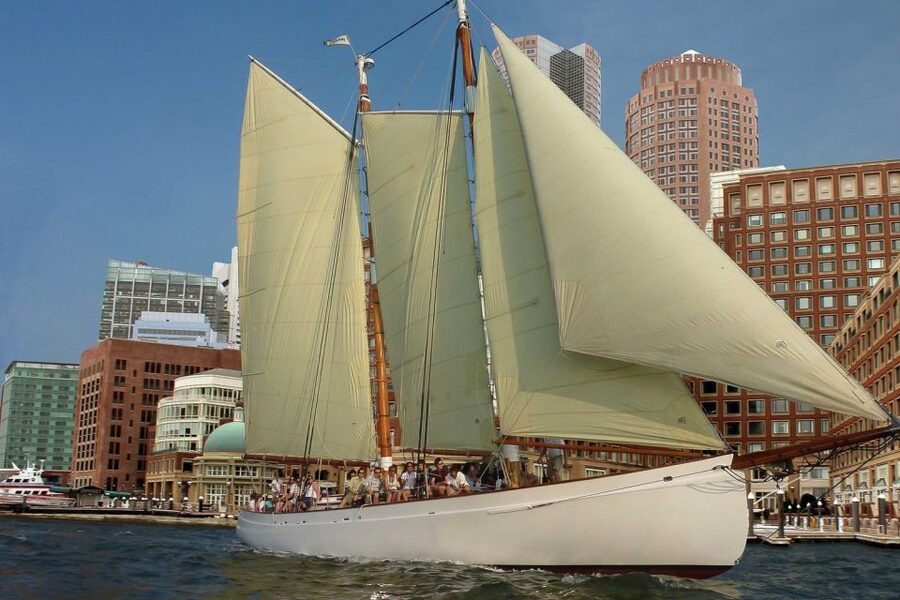 Boston: Harbor Champagne Sunset Sail from Rowes Wharf - Rowes Wharf makes the start easy